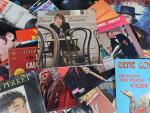 Important lot de disques vinyles 33 tours comprenant : Coluche,...