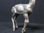 Une biche et une antilope en bronze argenté de style...