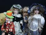 Réunion de onze poupées dont neuf de jeunes filles à...