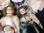 Collection de 11 poupées en porcelaine, travail moderne