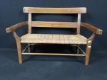 Petit banc en bois début XXéme, avec assise en paille...