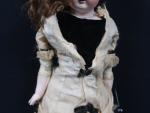 Allemagne, poupée type mannequin, corps en cuire articulé par couture,...