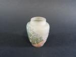 ÉTABLISSEMENTS GALLÉ (1904-1936) - Vase miniature de forme ovoïde à...