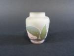 ÉTABLISSEMENTS GALLÉ (1904-1936) - Vase miniature de forme ovoïde à...