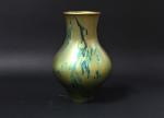 ZSOLNAY PECS : Vase 'toupie" en céramique à lustre métallique...