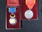 France Lot de 9 décorations, dont Légion d'honneur, Médaille militaire,...