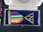 Royaume-Unis Lot de 4 médailles franc-maçonniques britanniques : triangulaire au N,...