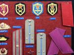 URSS Lot d'insignes et pattes d'épaules.