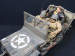 Figurines 1/6 : jeep avec 2 parachutistes de la 82è Airborne...