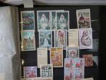 2 albums verts de timbres neufs de France, LAOS, MAROC,...