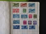 Dans 1 carton collection/vrac de France essentiellement, timbres sous pochettes...