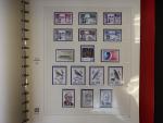 Une collection de timbres neufs de France en 4 Albums...