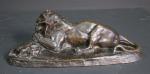 BARYE Antoine-Louis (1796-1875) : Tigre dévorant une gazelle. Bronze patiné,...
