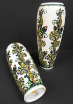 BOCH LA LOUVIERE : Paire de vases fuselés en céramique...