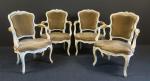 Suite de quatre fauteuils cabriolets d'époque Louis XV en bois...