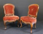 Paire de chaises cabriolets d'époque Louis XV en noyer mouluré...