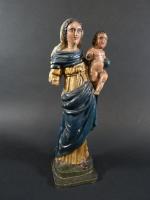 Vierge à l'Enfant en bois sculpté polychrome, ép. XVIII's. Haut....
