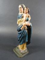 Vierge à l'Enfant en bois sculpté polychrome, ép. XVIII's. Haut....