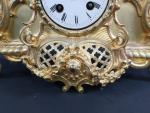 Pendule d'époque Napoléon III en bronze doré à décor d'une...