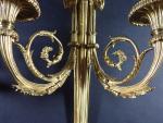 Belle paire d'appliques de style Louis XVI à deux branches...
