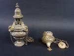 Deux corps d'encensoirs, un en bronze anciennement argenté et un...