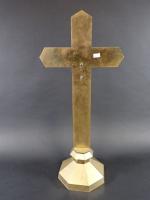 Christ d'autel en bronze et en laiton, vers 1940. Haut...