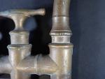 Important robinet en bronze à col de cygne, ép. XIX's....