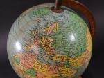 Globe terrestre lumineux Girard et Barrère sur socle carré en...