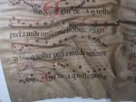 Page double d'antiphonaire sur parchemin avec lettrines, écriture gothique lithurgique,...