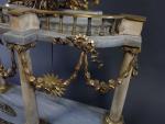 Pendule portique fin d'époque Louis XVI en marbre blanc, marbre,...