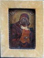 Icône russe du XIX' représentant la Vierge à l'Enfant. Bois,...