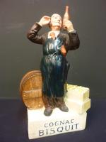 COGNAC BISQCUIT - Figurine publicitaire de comptoir en platre polychrome...