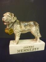 COGNAC HENNESSY - Figurine publicitaire de comptoir résine polychrome à...