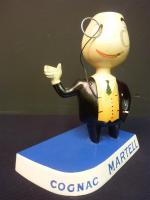 COGNAC MARTELL - Figurine publicitaire de comptoir en résine polychrome...