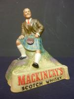 MACKINLAY'S Scotch Whisky - Sujet publicitaire de comptoir à l'effigie...
