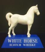WHITE HORSE Scotch Whisky - Sujet publicitaire de comptoir en...