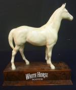 WHITE HORSE Scotch - Sujet publicitaire en plastique à l'effigie...