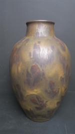 Attribué à KERAMIS. Grand vase de forme ovoide en céramique...