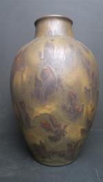 Attribué à KERAMIS. Grand vase de forme ovoide en céramique...