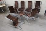 Série de 8 chaises années 70 en acier chromé, les...