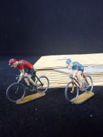 Cofalu ?, lot de 5 cyclistes caricaturals avant guerre en aluminium...