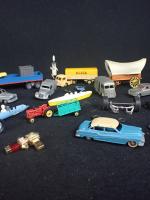 1/43ème, Dinky Toys et divers, lot d'environs 14 véhicules dont...