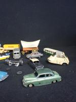 1/43ème, Dinky Toys et divers, lot d'environs 14 véhicules dont...
