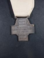France Lot de 9 décorations, dont Croix de guerre, Commémorative,...