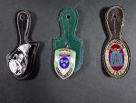 France Lot de 10 insignes métalliques, 3 losanges de bras...