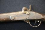 Fusil, modèle 1822 T sûrement bis, modifié civilement. Crosse en...