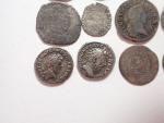 Lot de pièces de monnaies reproductions dont deniers romains et...