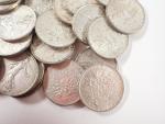 Vème République : Vingt-sept pièces de 5 Francs en argent...