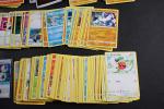 Cartes Pokemon 
Contenu : Ensemble d'environ 470 cartes rares/uncos/communes dont Salarsen,...