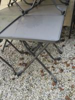 12 tables grises de terrasse pliantes 60x60 Lot judiciaire Mise...